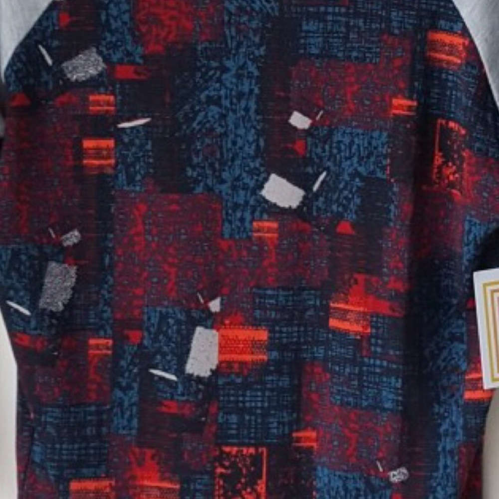 BNWT Lularoe Randy Tee - Picture 2 of 4